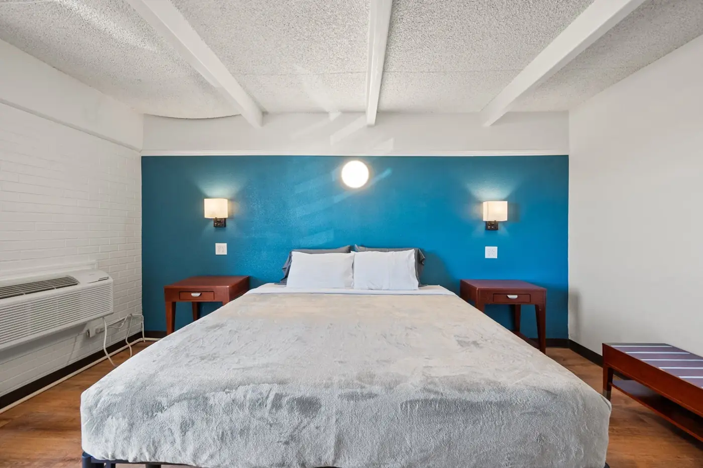 Cozy King – King bed